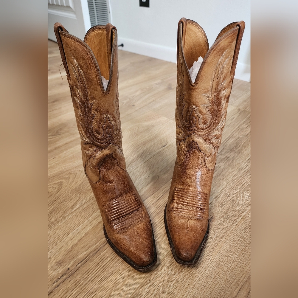 Women's Tan Cowboy Boots